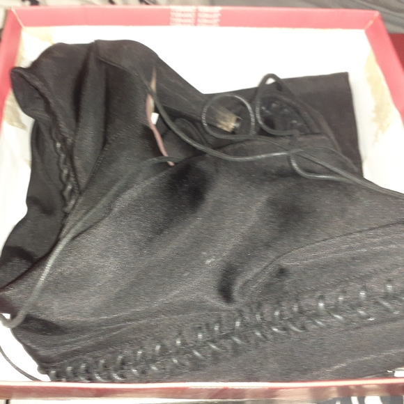 Black heels that come to my hips - Picture 2 of 2